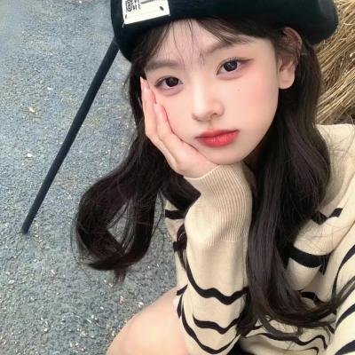 女孩的灵缇犬